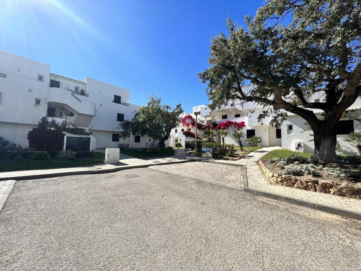 Albufeira Balaia Golf Vilage 2 With Pool By Homing Екстериор снимка